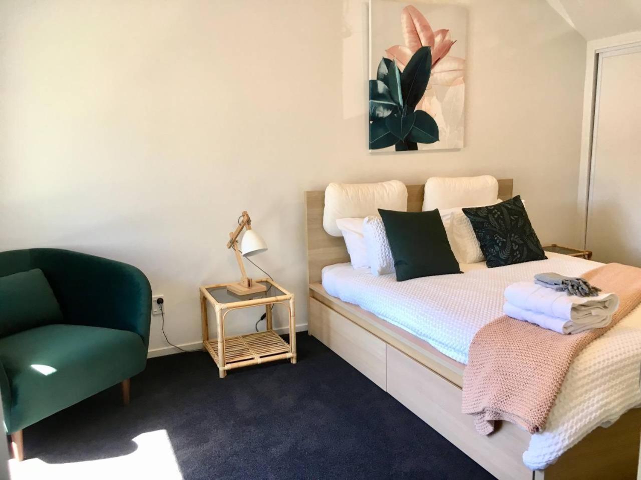 Number 1 - Chic Inner City Rooms Christchurch Exterior photo