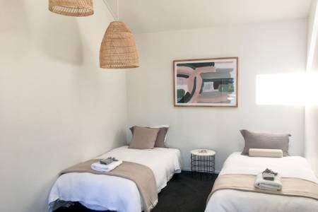 Number 1 - Chic Inner City Rooms Christchurch Exterior photo